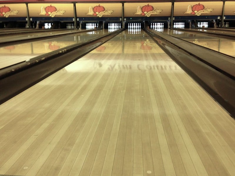 Are Bowling Lanes Flat? What The Rules Say! – Bowling Overhaul